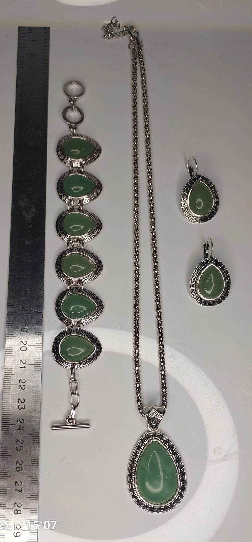 Комплект бижутерии Нефрит подвеска цепочка серьги, браслет. Капля (натуральный камень, бижутерный сплав)