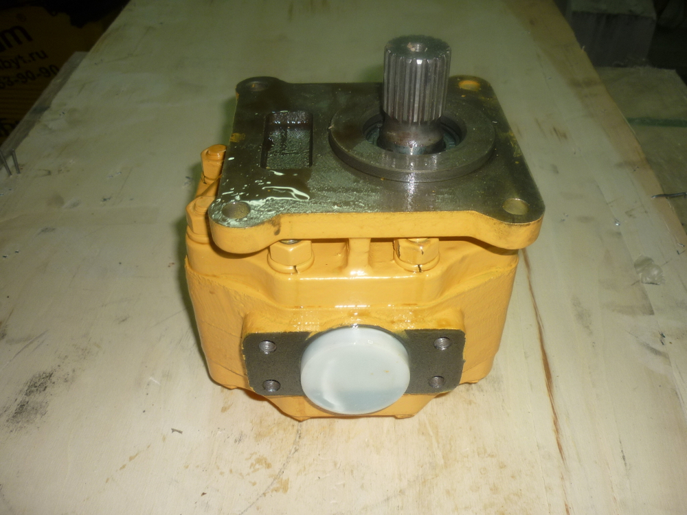 насос komatsu D355A/C