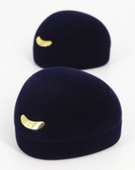 Бархатистая поверхность футляра