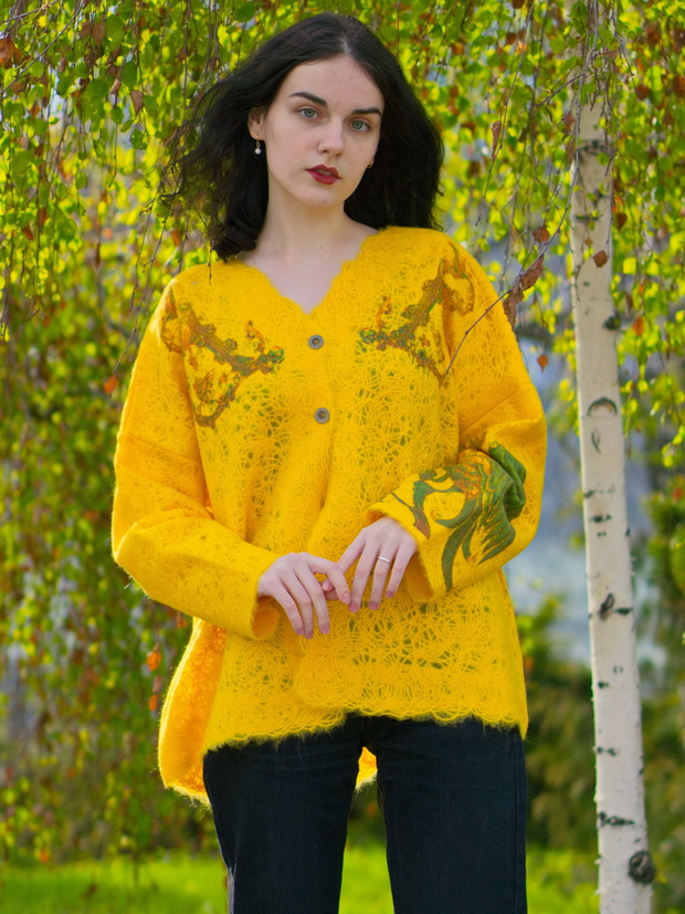 Шерстяной жакет "Птица Сирин на жёлтом", по мотивам русских лубочных изображений 17-19 веков.
