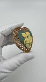 Брошь Камея в виде сердца