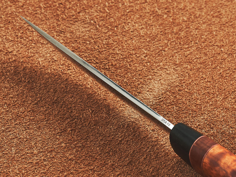 Малый шкуросъемный нож "Якут" с кованым долом, рукоять мореная карельская береза