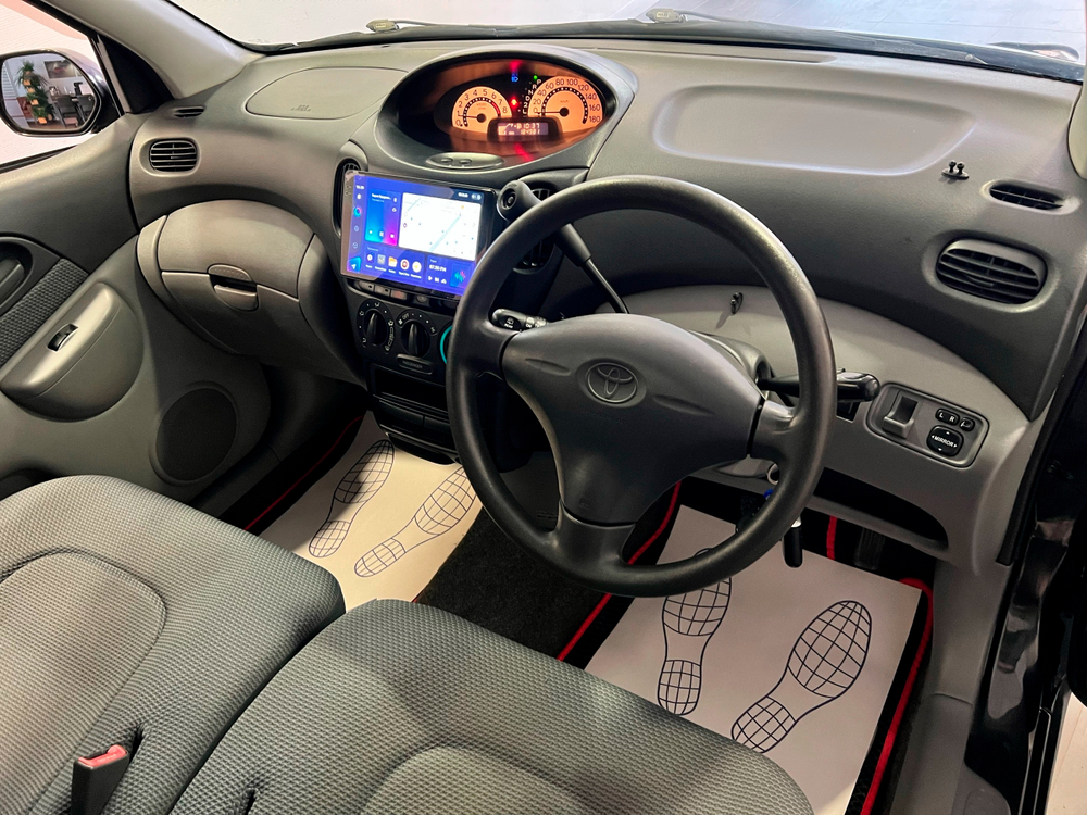 Toyota Funcargo, 2002 год