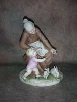 Статуэтка. Фарфор. Бабушка и малышка. Capodimonte. Италия