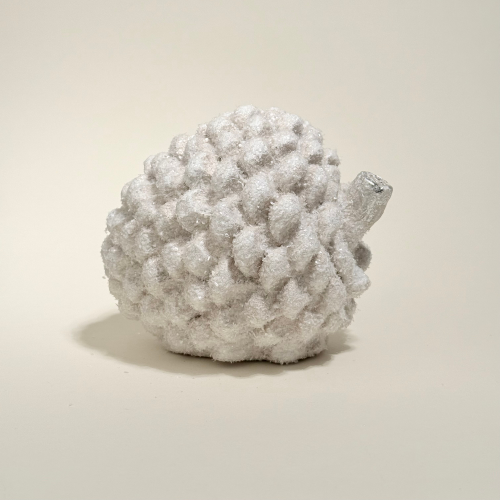 Сувенир Шишка (полирезин), H12x14,5x13см, белый