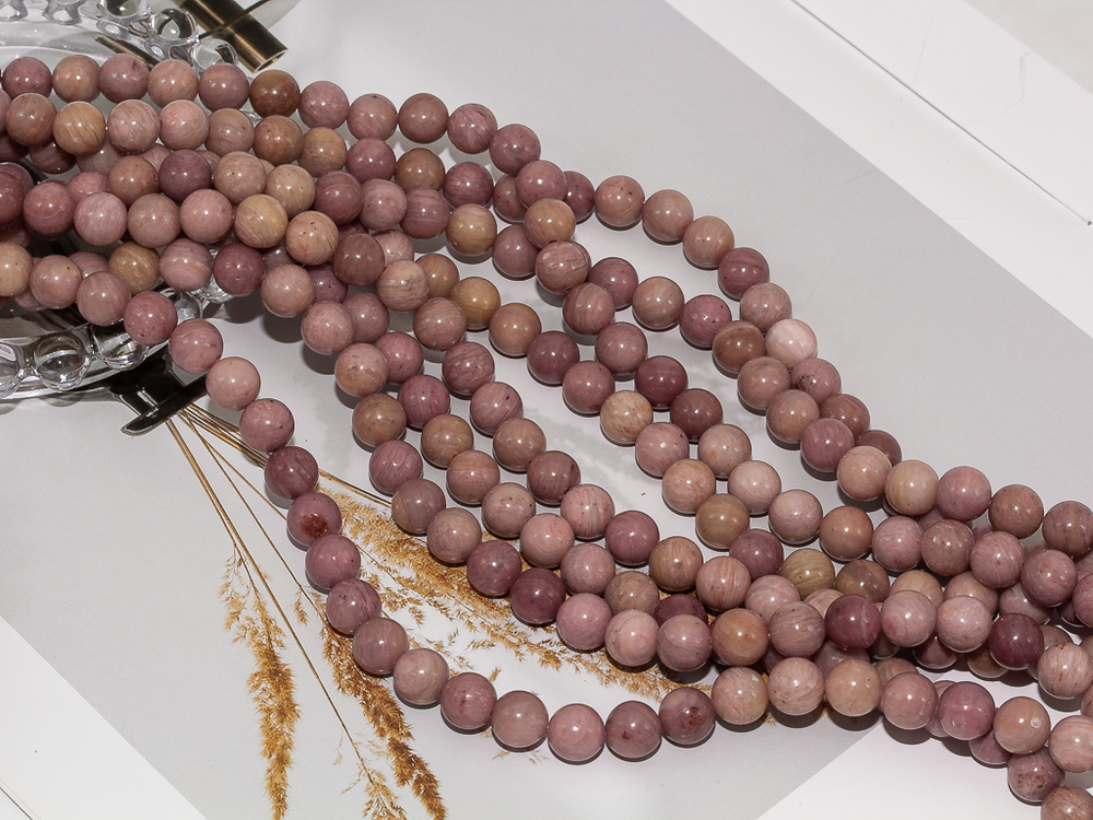 Нить бусин из родонита 8,5мм