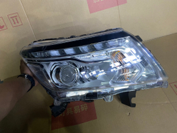 Оригинальная LED фара для Nissan Navara/Terra (, разбор)