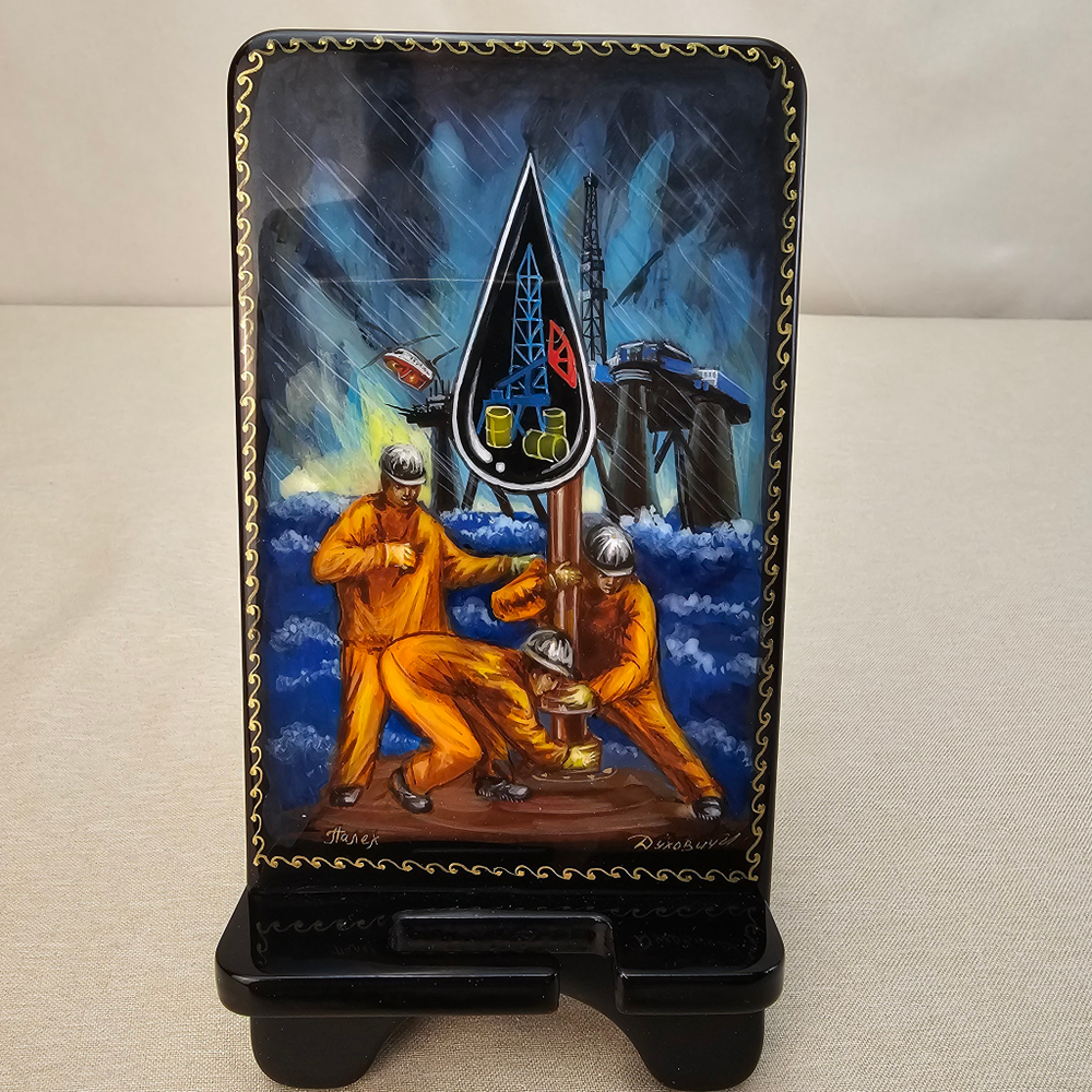 Сувенирная подставка для телефона с ручной росписью Палех "Нефтяники"