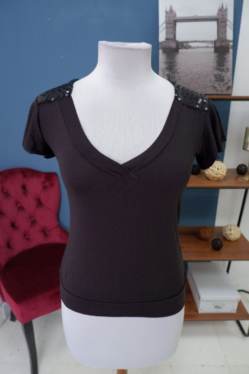 Футболка с пайетками 40 размер