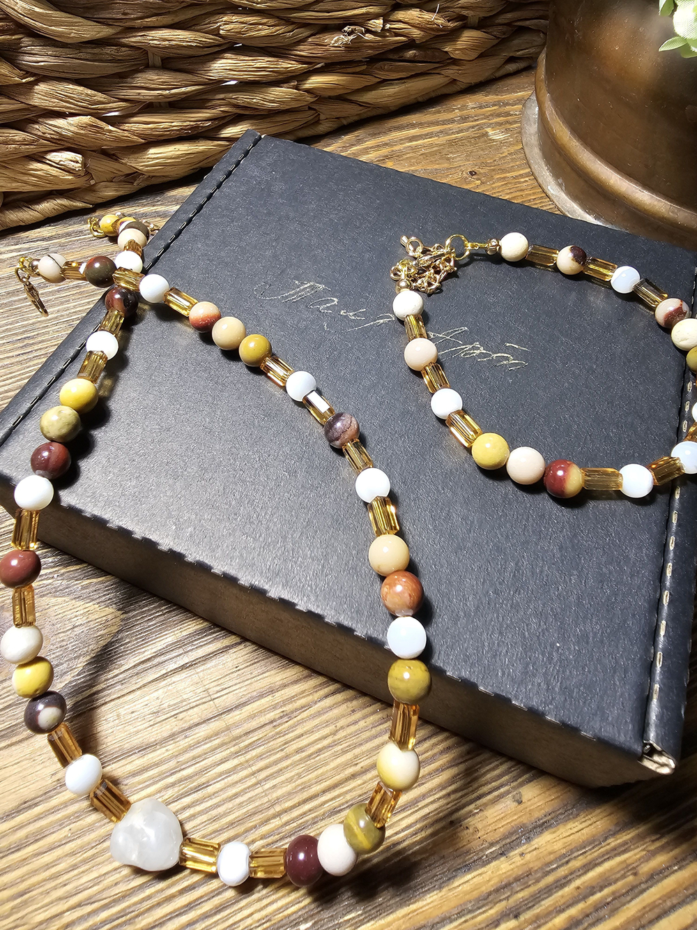 Комплект украшений авторский из натуральных камней. Колье и браслет Повседневный. Бижутерия на шею, на руку для женщин, девушек. Летнее женское украшение