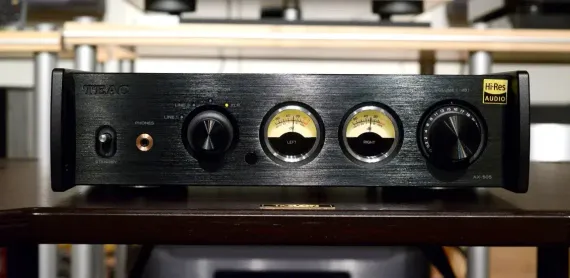 TEAC AX-505 Silver