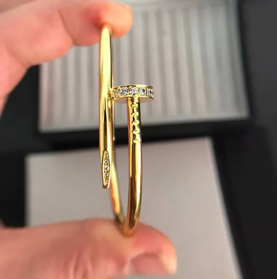 Браслет женский CARTIER JUST UN CLOU, золото 18 карат