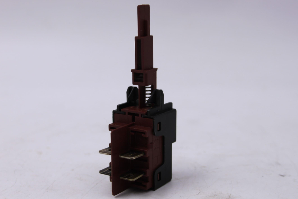 Сетевая кнопка включения/выключения A1A13110 для стиральной машины Indesit, Ariston