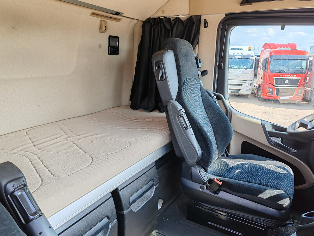 Mercedes-Benz ACTROS 4x2 Седельный тягач 1851 LS (Дизельный, 12,8 л, 510 л.с., АТ)
