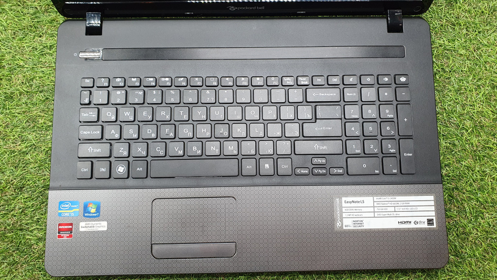 Ноутбук  17 " Packard Bell i5/8Gb