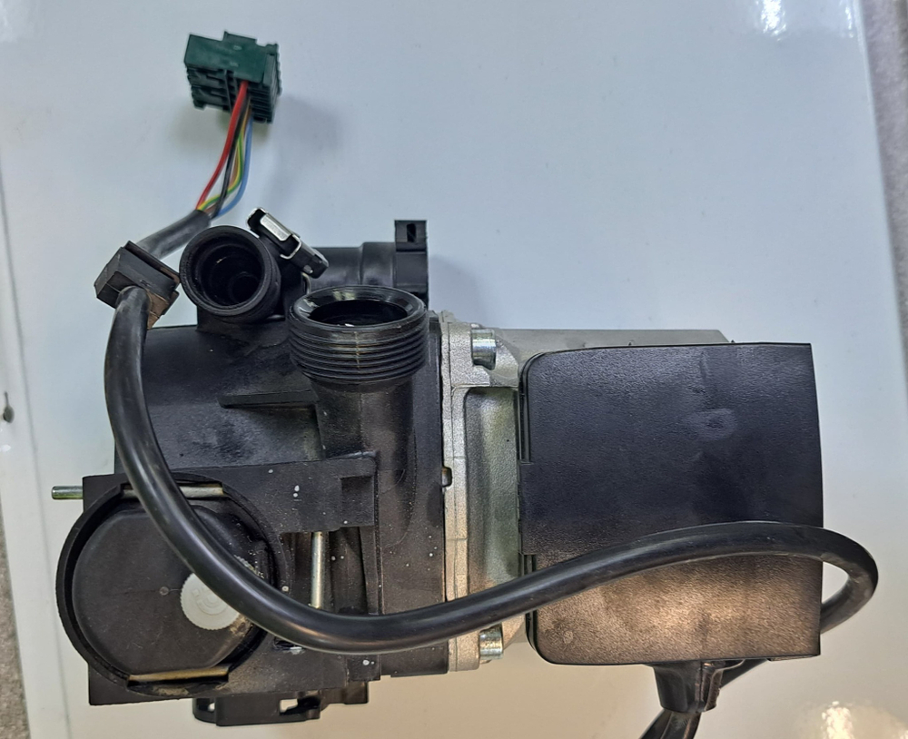 Насос на газовый котел Vaillant Atmo, Turbo tec pro, plus 15W24 (оригинал, б/у)