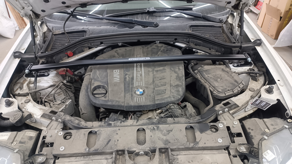 Распорка передних стоек BMW X3 F 25 (ПОД ЗАКАЗ)