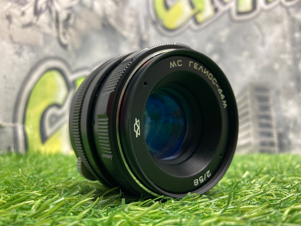 MC Helios-44M 2/58mm № 8261105
