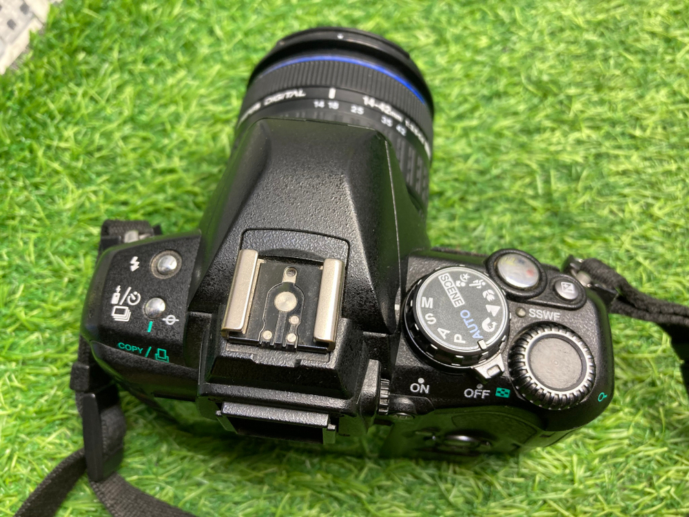Olympus E-410 Kit 14-42mm