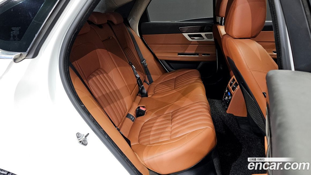 Jaguar XF (X260) 20d Portfolio AWD (10.2019)
