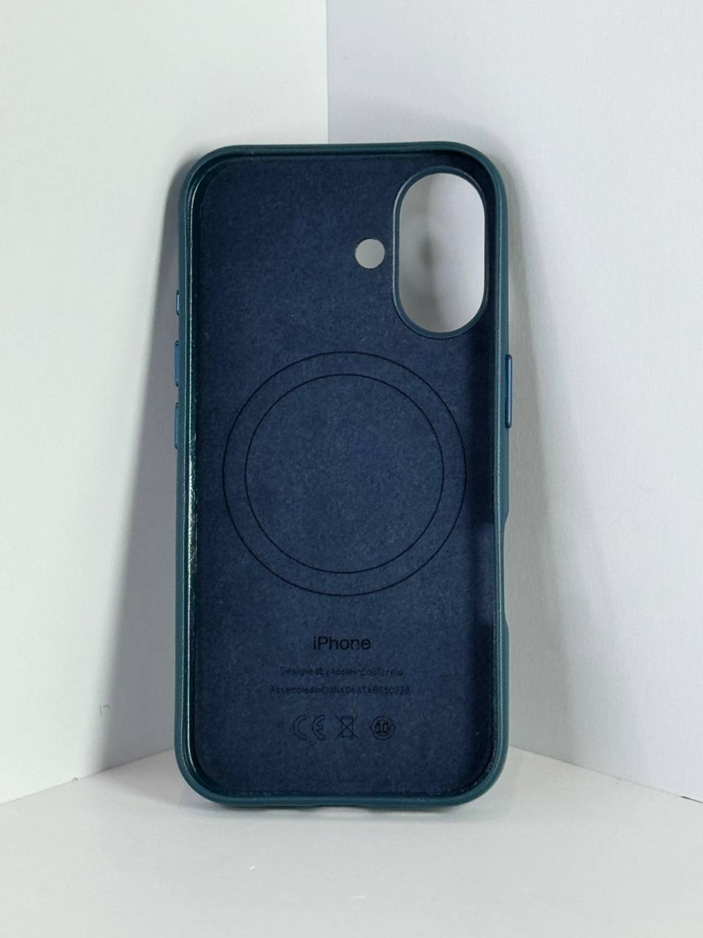Leather Case с АНИМАЦИЕЙ для iPhone 16