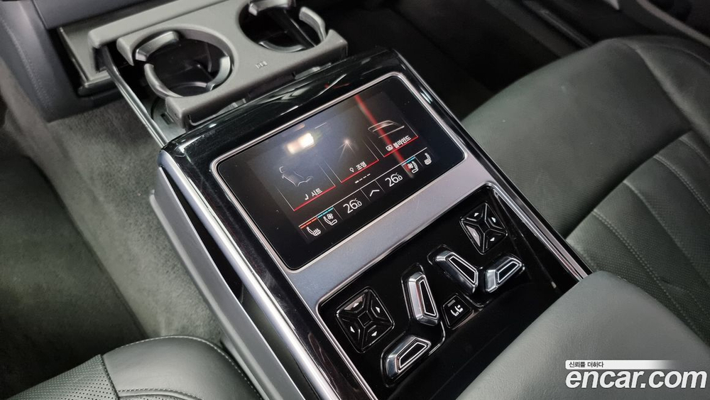 Audi A8 (D5) 55 TFSI Quattro LWB (12.2021)