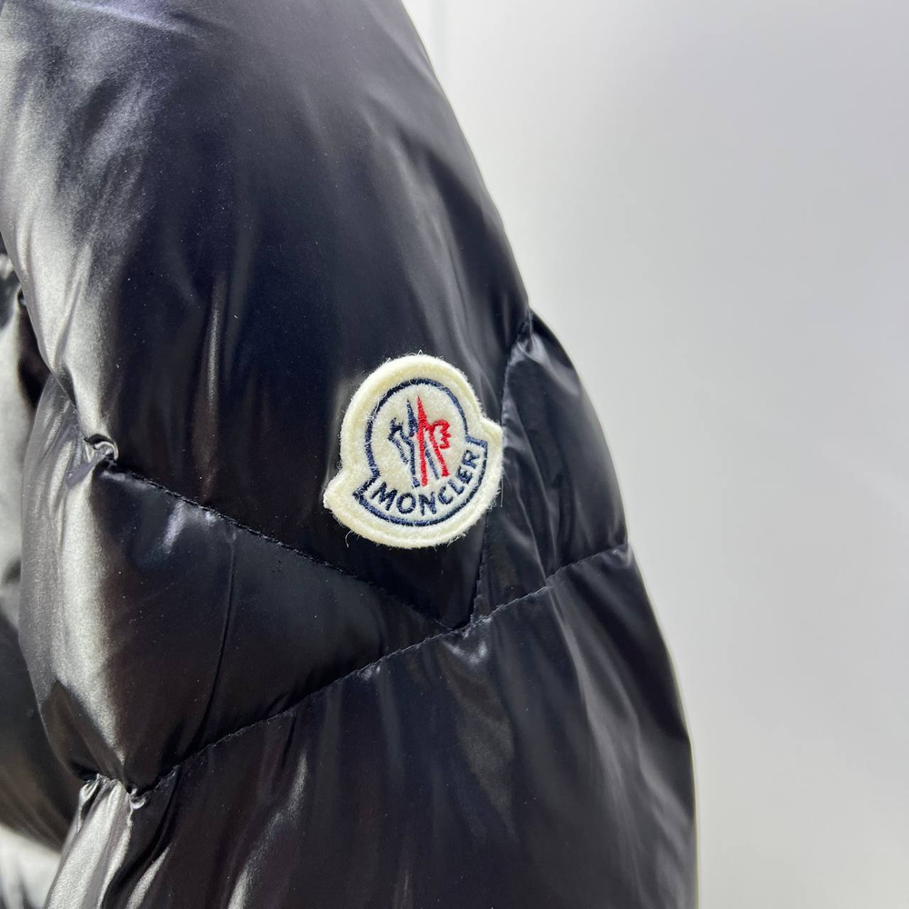 Пуховик Moncler