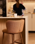 Полубарный стул Ciselia из терракотового шенилла с ножками из ясеня в отделке орех