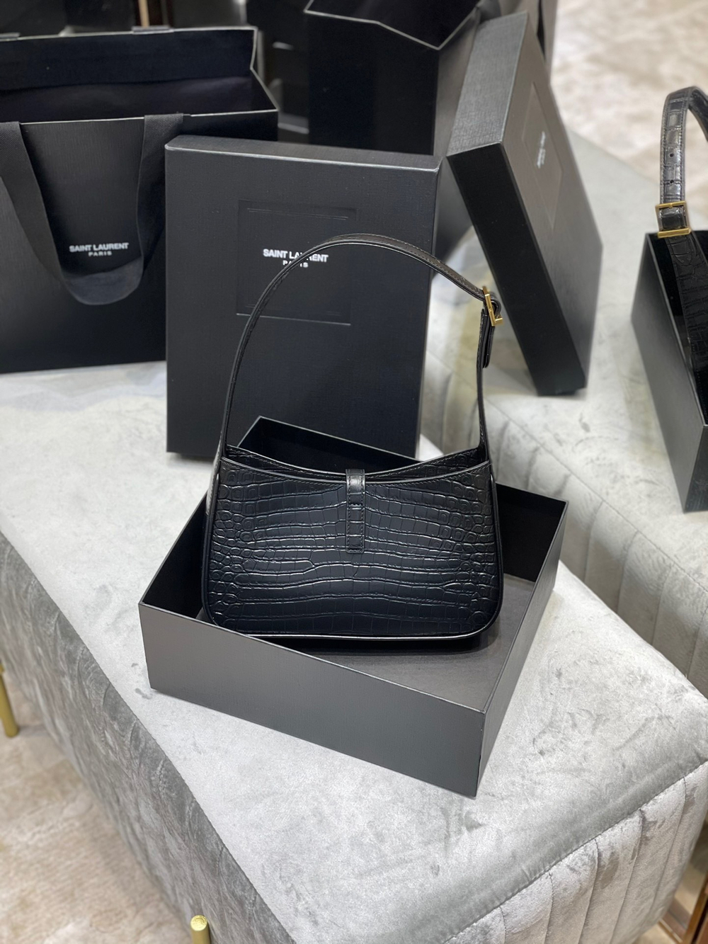 Saint Laurent Le 5 à 7 Hobo Bag