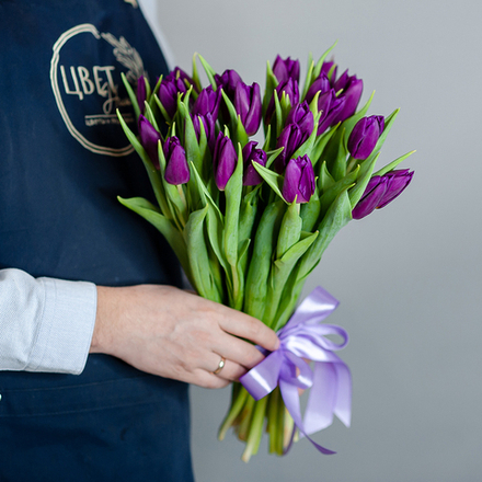 Фиолетовые тюльпаны под ленту