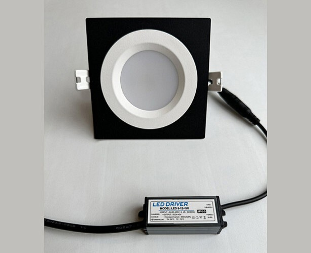 Встраиваемый светильник Italline IT08-8018 IT08-8018 white 3000K