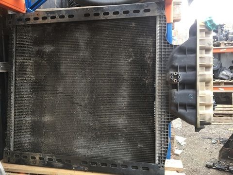 Радиатор охлаждения двигателя МАН ТГА б.у 81061016518