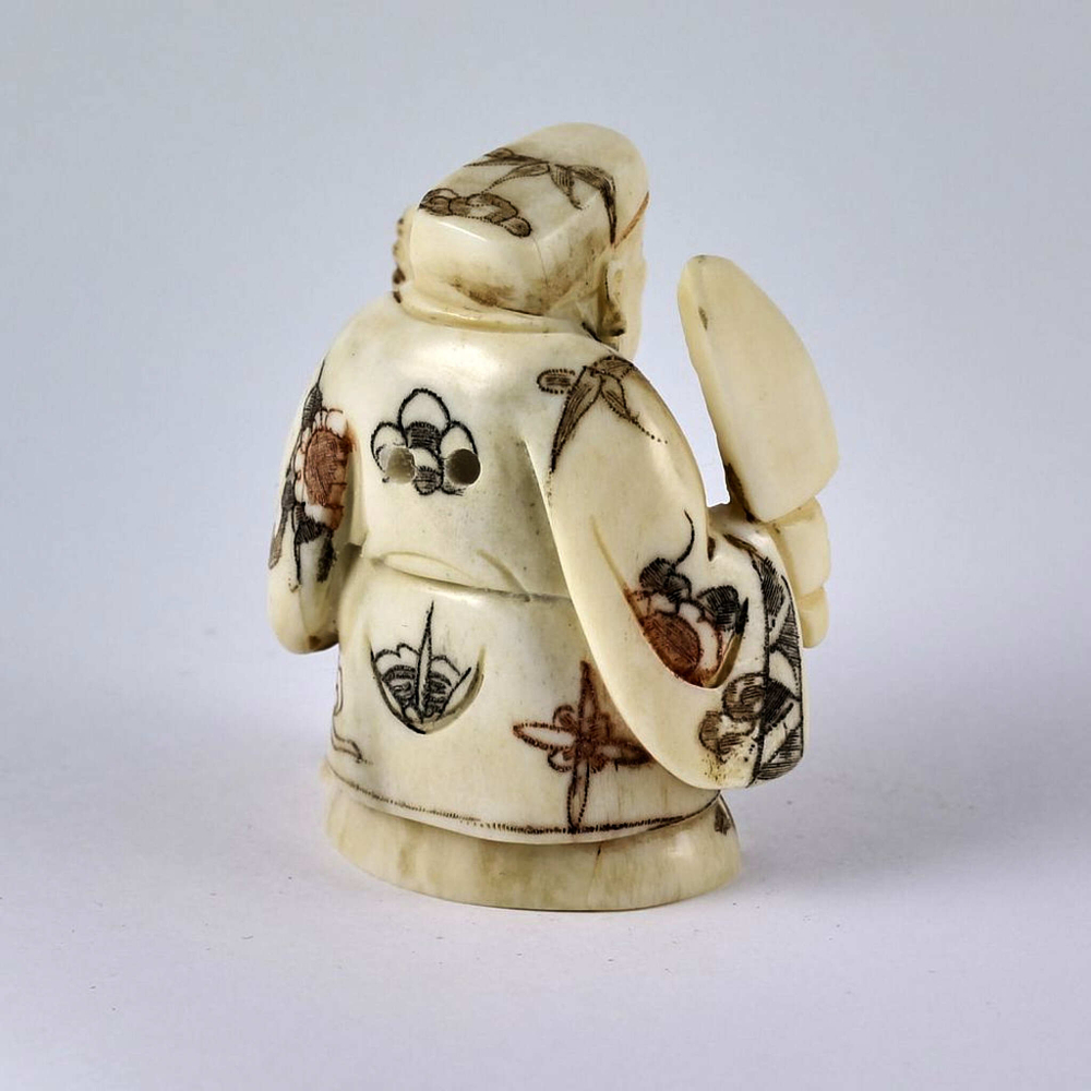 Нэцкэ Дзюродзин со священным капром и тесаком