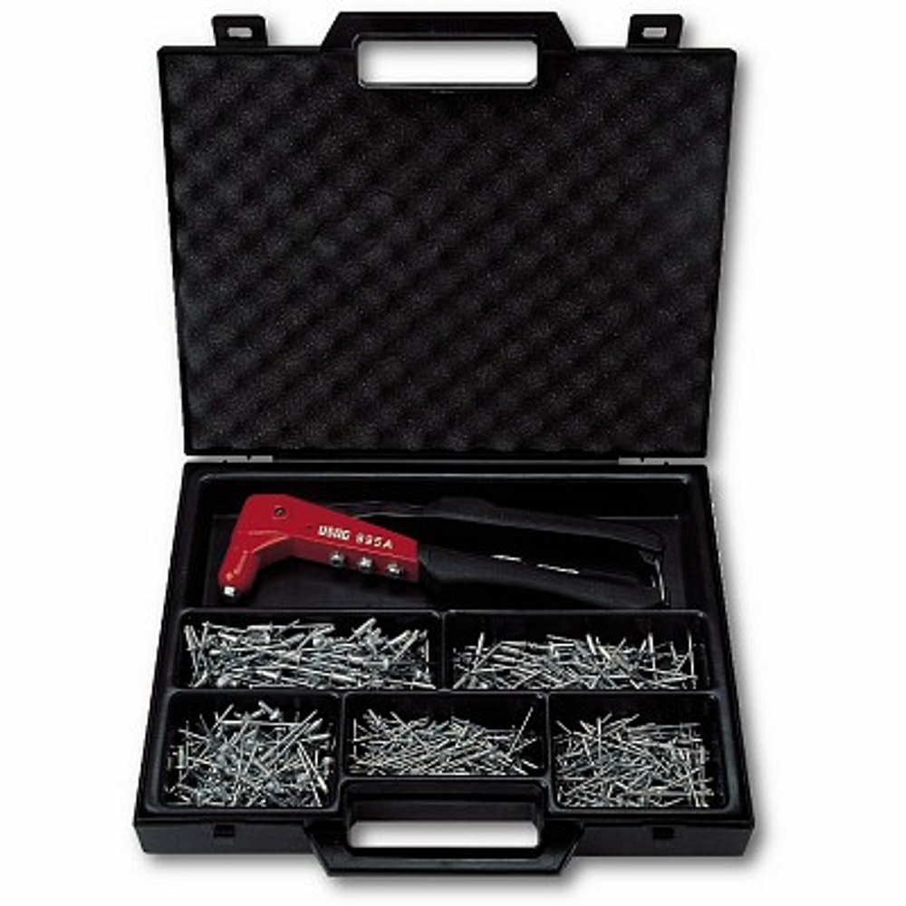 995 K Набор заклепок с ручными клещами в пластиковом кейсе, USAG (Италия).
