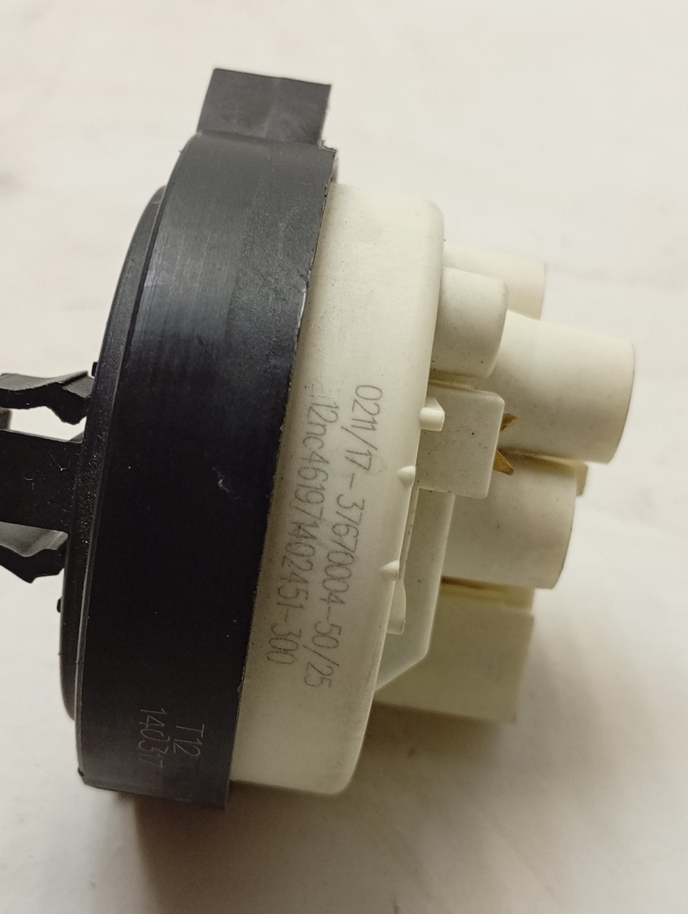 AWS71212 кт20 Датчик уровня воды для стиральной машины Whirlpool Hotpoint-Ariston 461971402451 б/у