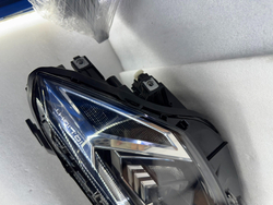 Оригинальная светодиодная LED фара Volkswagen Viloran
