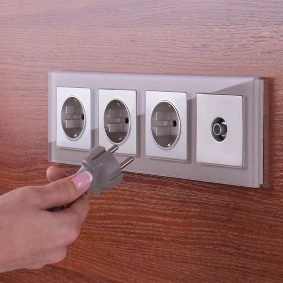 Розетка с заземлением Werkel серебряный W1171006 4690389157707