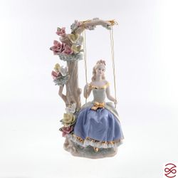 Статуэтка Royal Classics Девушка на качелях 35 см