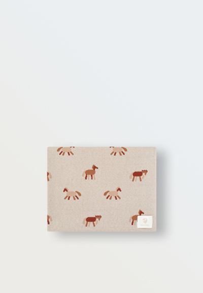 Плед вязаный (лошадки)