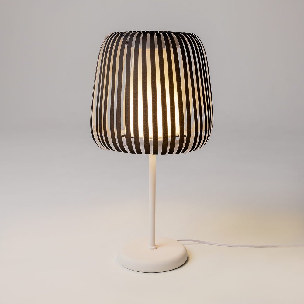 Настольный светильник Maytoni MOD409TL-01B