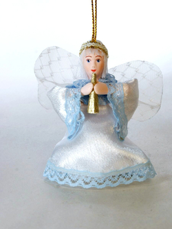 Кукла-подвеска "Летящий ангелочек с трубой"