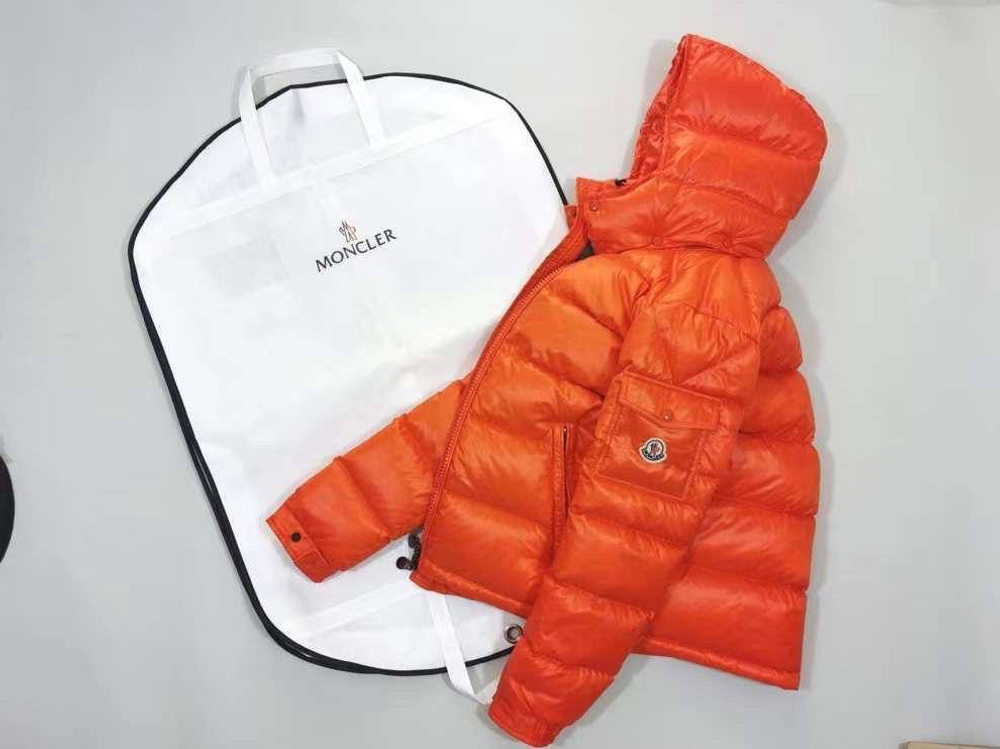 Пуховик Moncler