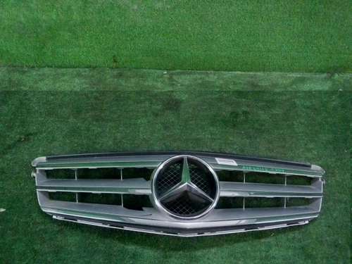 Решетка радиатора Mercedes C W204 (2011-2015)