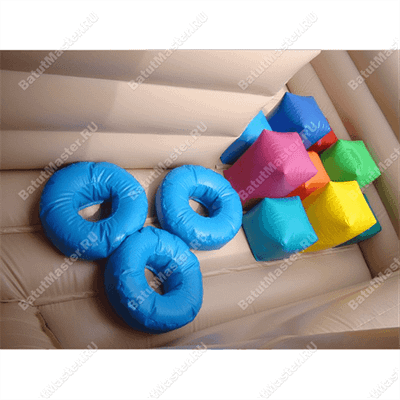 Коммерческий надувной батут "Военный автомобиль"