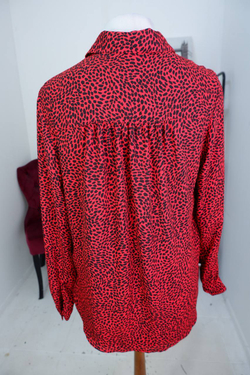 Блузка H&M для яркого акцента в образе, маркировка S, визуально 44 размер