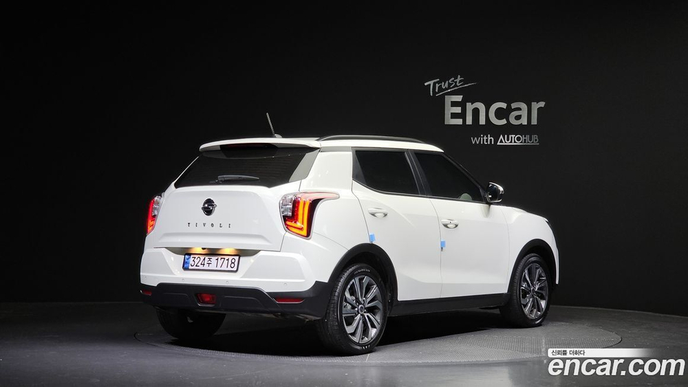 KG Mobility (Ssangyong) Very New Tivoli Бензин 1.5 2WD (11.2021)