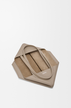 Loewe Средняя сумка-тоут Puzzle Fold из мягкой зернистой телячьей кожи, цвет глины