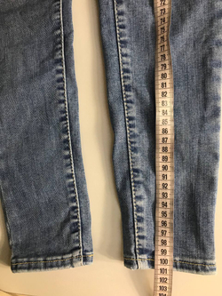 Джинсы Levis скини маркировка 25, на 42 размер