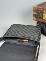Сумка-мессенджер Louis Vuitton