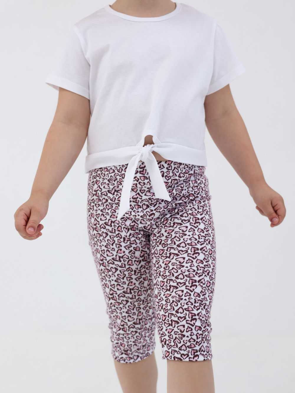 Бриджи для девочки, модель №1, рост 128 см, с принтом "сердечки"